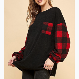 Women's Plaid Sleeve Contrast Knit Pullover - Black/Red