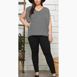 PLUS SIZE HOUNDSTOOTH V NECK SLEEVELESS TUNIC TOP